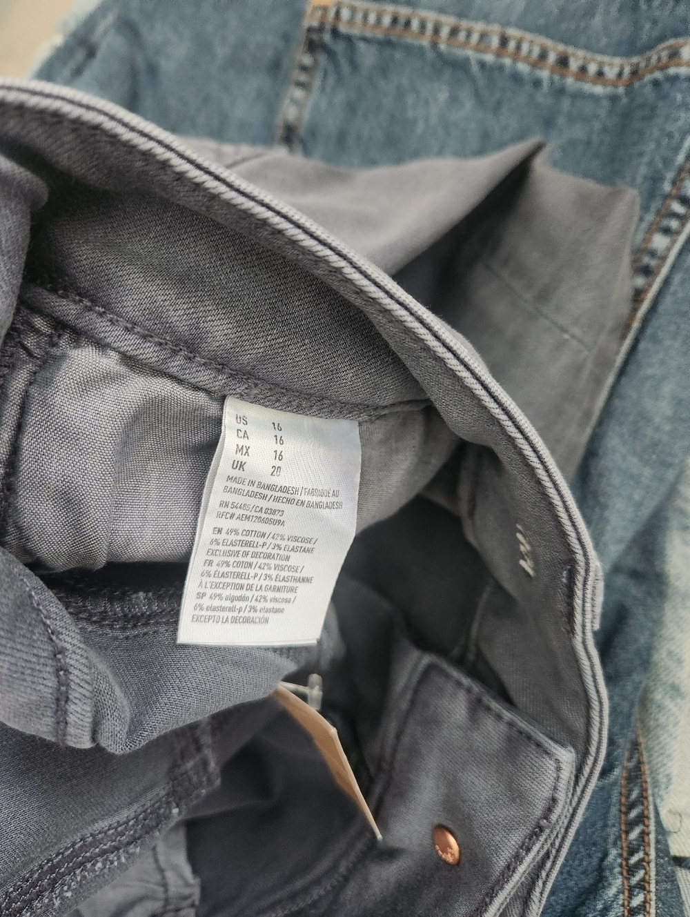 American Eagle Women’s Gray Jean Shorts - Woman's 16 - Picture 3 of 7